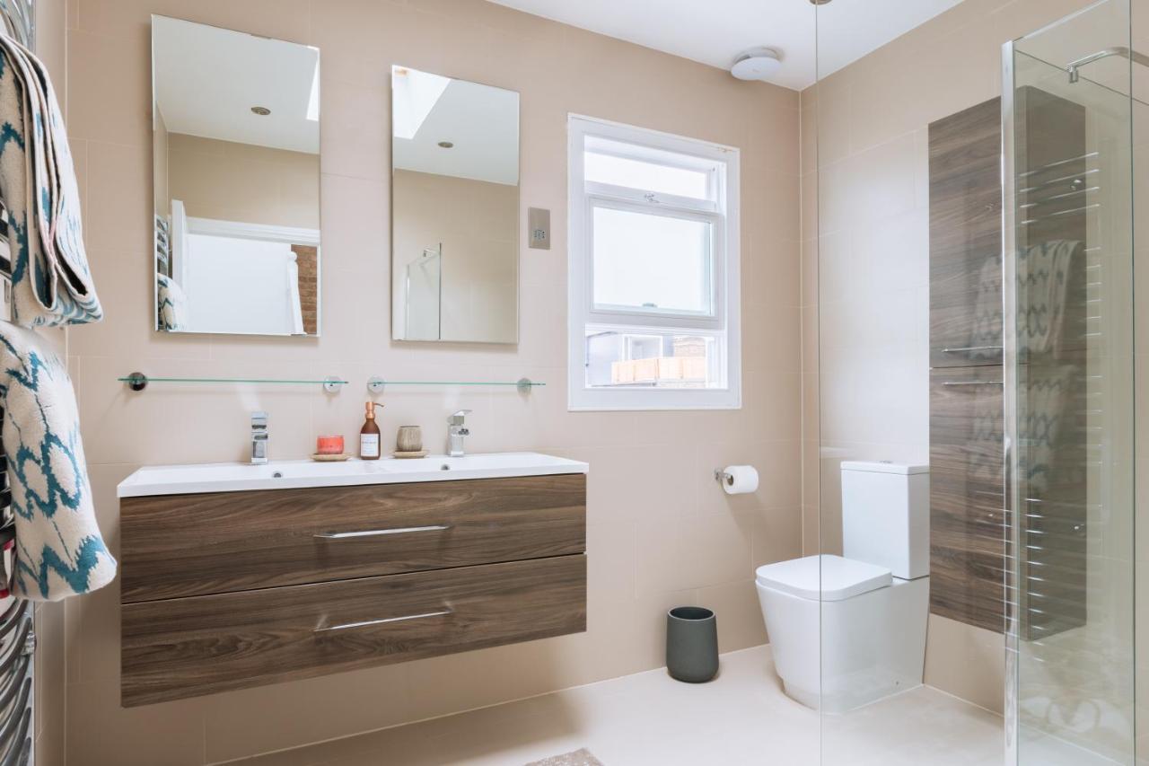 Luxury And Bright Bedrooms In Queens Park London Exteriör bild